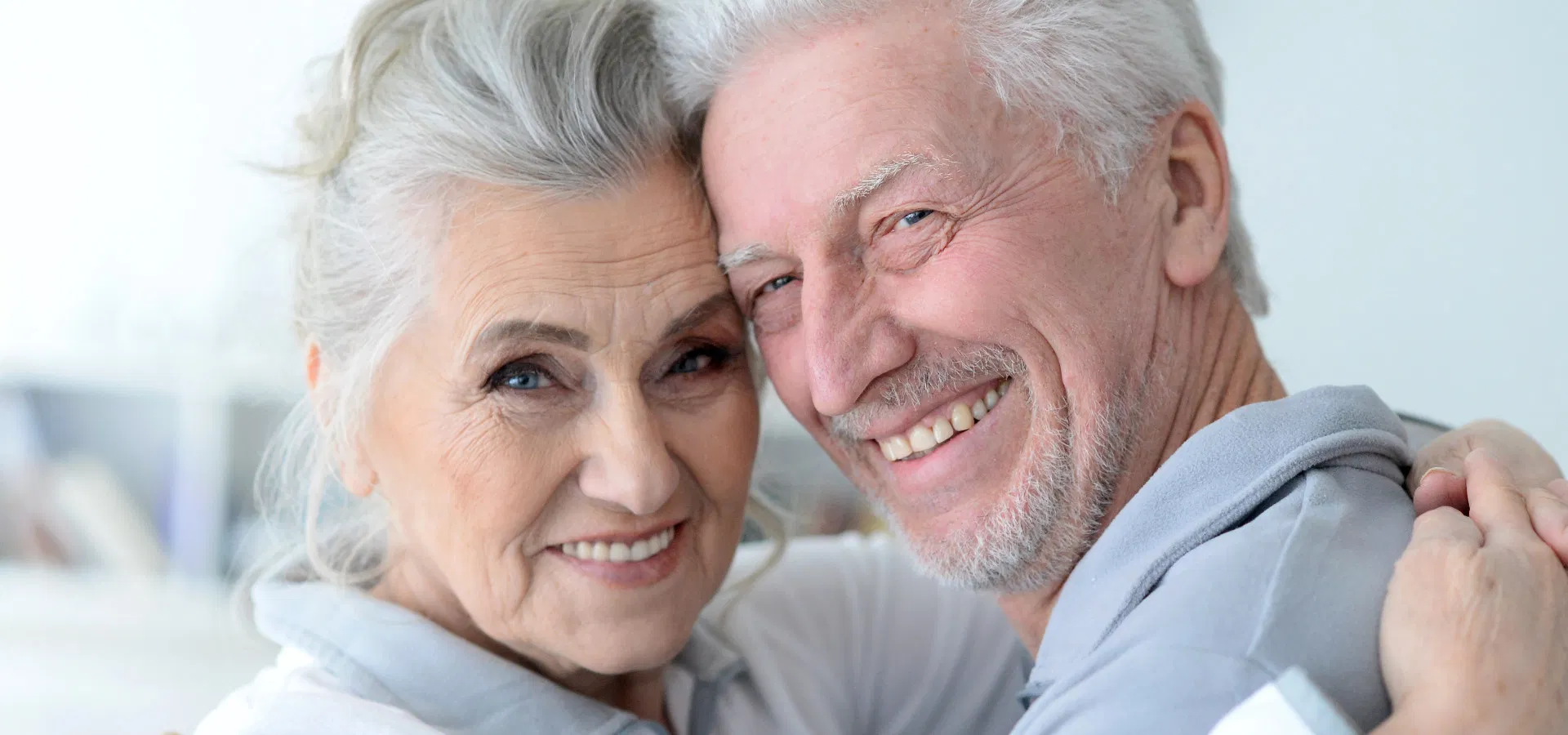 Zahnverfärbung durch das Alter